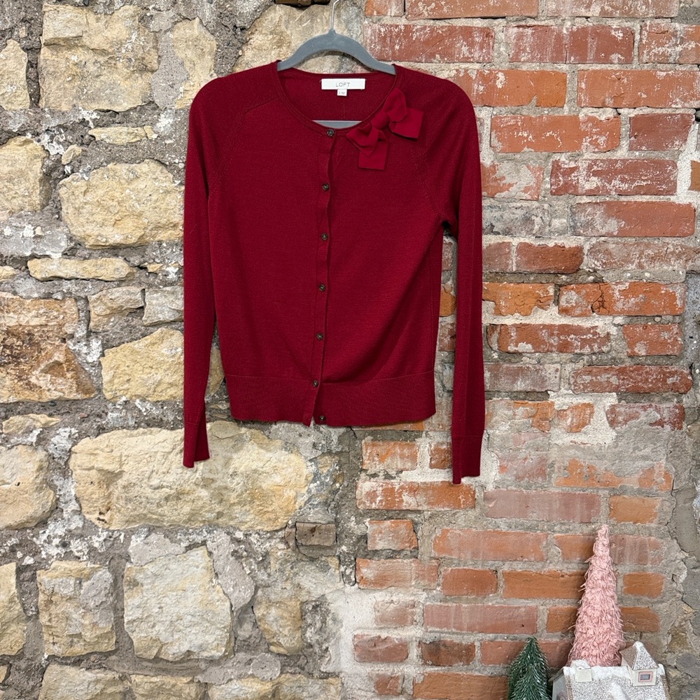 Elegant Red Women's Sweater with Bow Detail
